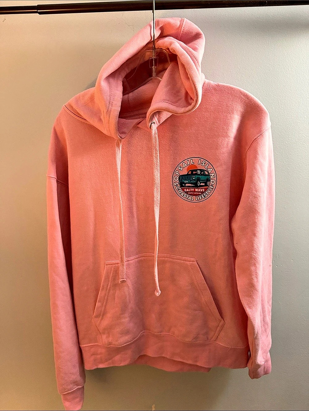 Salty Wave Graphic Pullover Hoodie in Pink Size Medium Like New